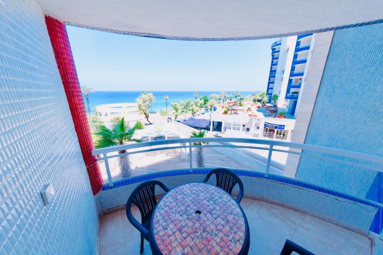 Royal Beach Front Apartments Νετάνια Εξωτερικό φωτογραφία