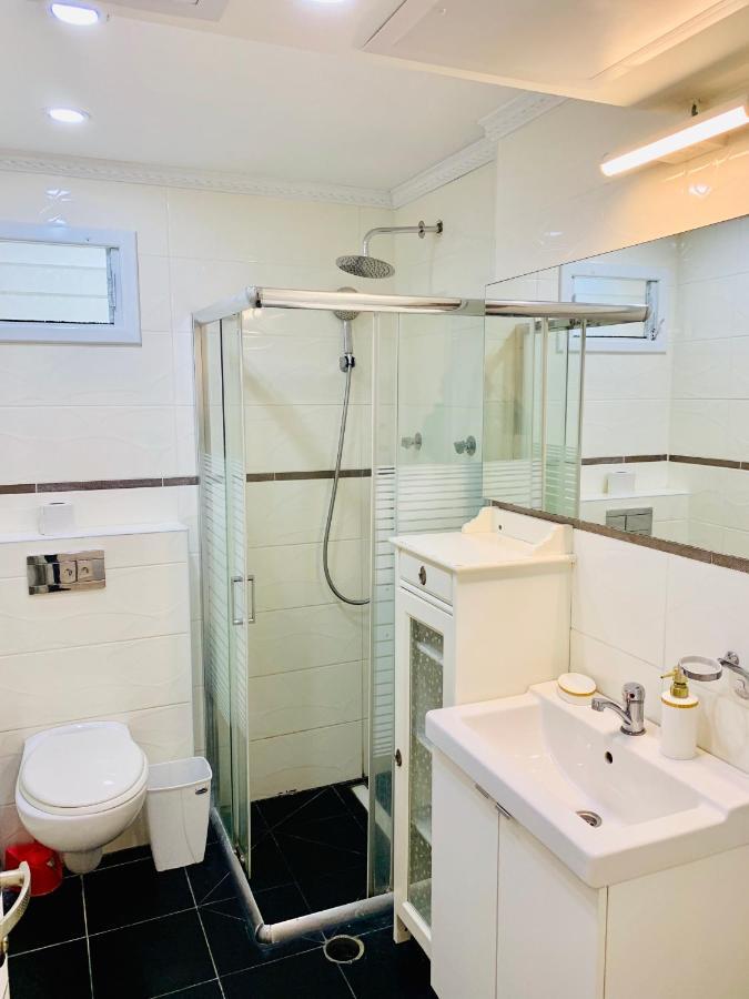 Royal Beach Front Apartments Νετάνια Εξωτερικό φωτογραφία